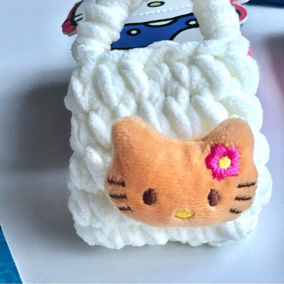 ❤️(HK0020) Hello Kitty Lover’s Adorable Blue & White Tote 10-Piece Fun Bundle! - Picture 10 of 16